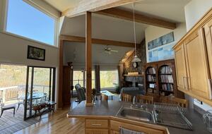 Cozy Mountain Stay with Short 5 Minute Walk to the Slopes - Hunter, New York