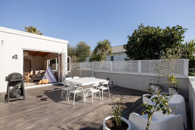 Relaxed Coastal Getaway Near Golden Sands Village - Pāpāmoa, New Zealand