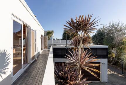 Relaxed Coastal Getaway Near Golden Sands Village - Pāpāmoa, New Zealand