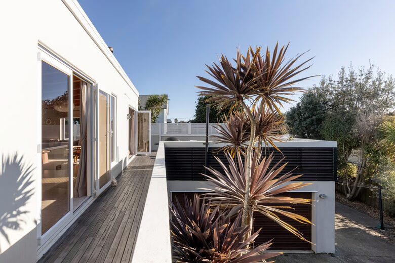 Relaxed Coastal Getaway Near Golden Sands Village - Pāpāmoa, New Zealand