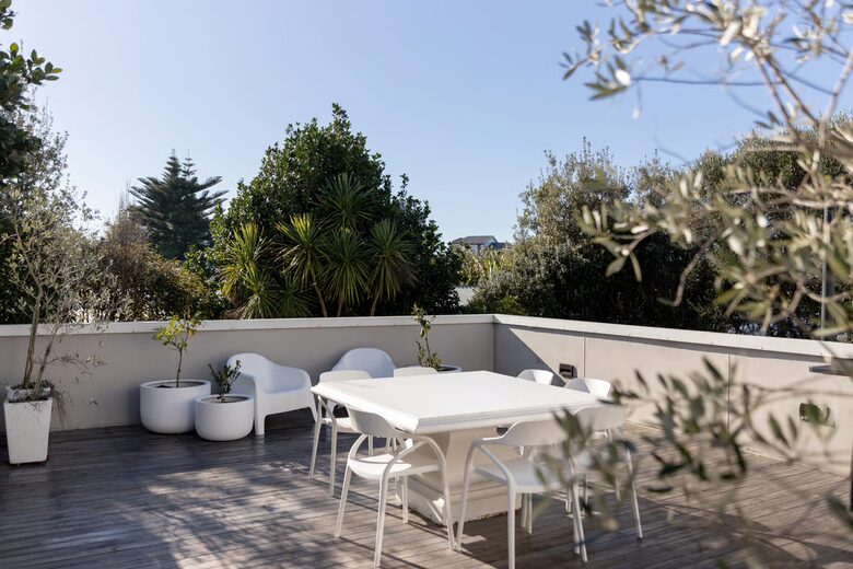 Relaxed Coastal Getaway Near Golden Sands Village - Pāpāmoa, New Zealand