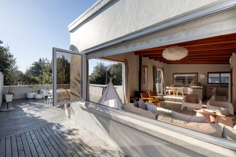 Relaxed Coastal Getaway Near Golden Sands Village - Pāpāmoa, New Zealand