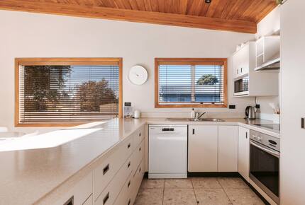 Relaxed Coastal Getaway Near Golden Sands Village - Pāpāmoa, New Zealand