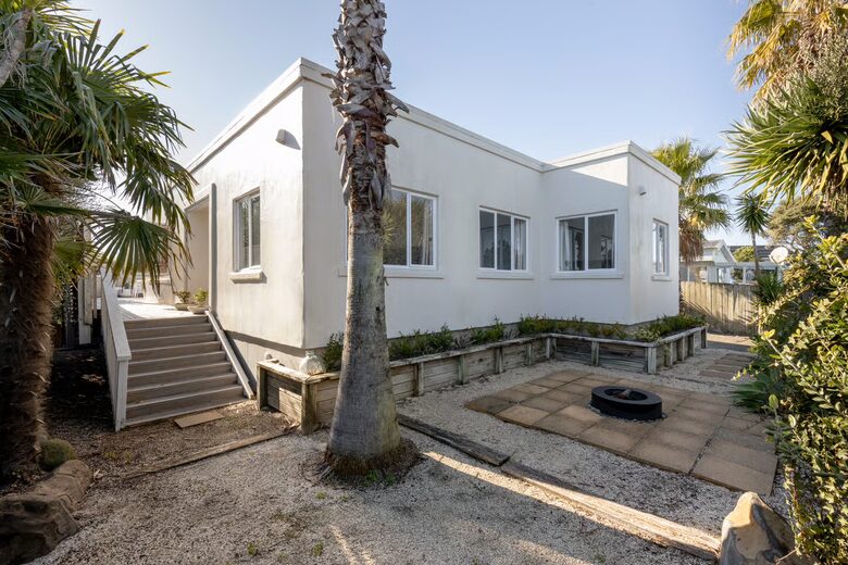 Relaxed Coastal Getaway Near Golden Sands Village - Pāpāmoa, New Zealand