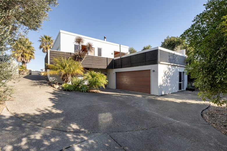 Relaxed Coastal Getaway Near Golden Sands Village - Pāpāmoa, New Zealand