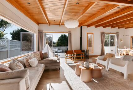 Relaxed Coastal Getaway Near Golden Sands Village - Pāpāmoa, New Zealand