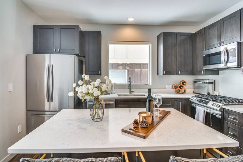 Modern Granby Ranch Getaway With Mountain Views - Granby, Colorado