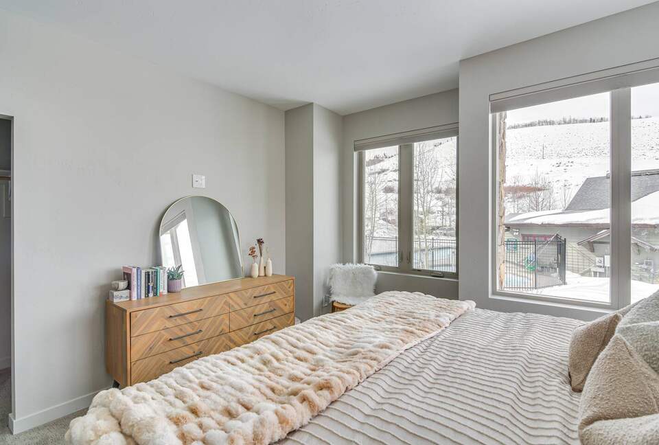 Modern Granby Ranch Getaway With Mountain Views - Granby, Colorado