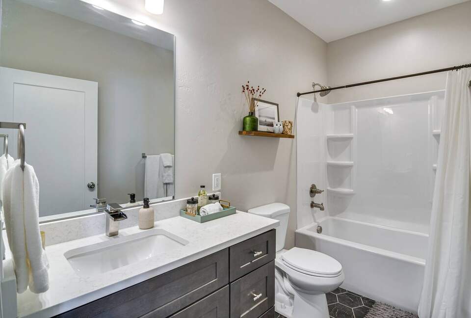 Modern Granby Ranch Getaway With Mountain Views - Granby, Colorado