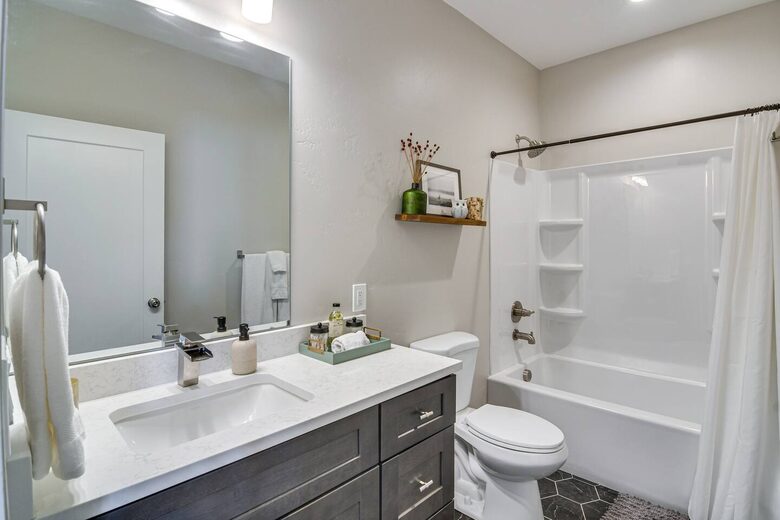 Modern Granby Ranch Getaway With Mountain Views - Granby, Colorado