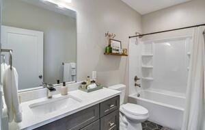 Modern Granby Ranch Getaway With Mountain Views - Granby, Colorado