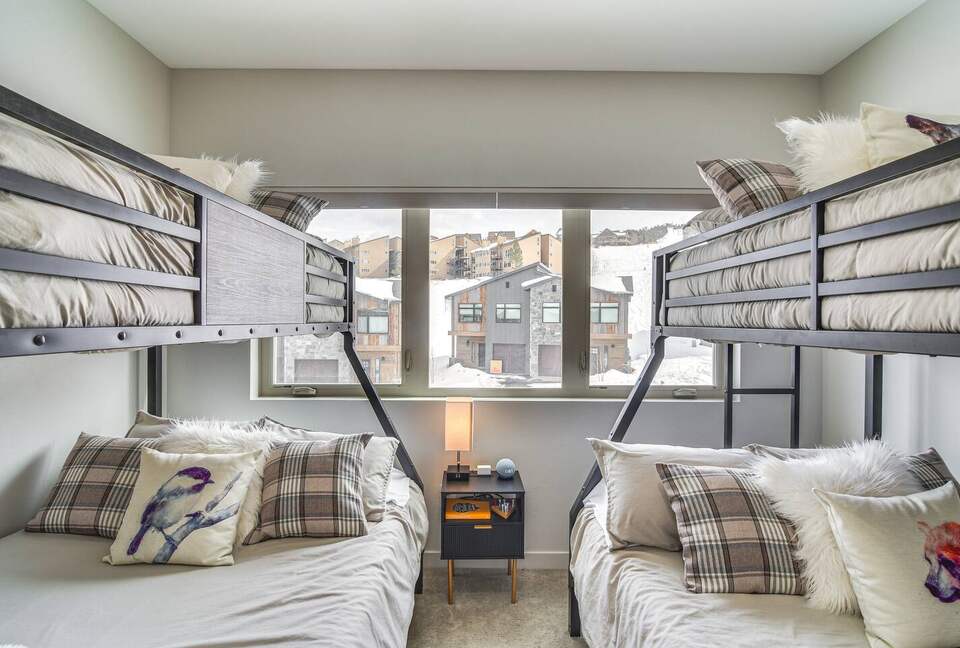 Modern Granby Ranch Getaway With Mountain Views - Granby, Colorado