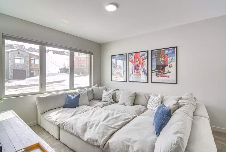 Modern Granby Ranch Getaway With Mountain Views - Granby, Colorado