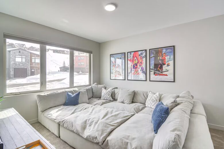 Modern Granby Ranch Getaway With Mountain Views - Granby, Colorado