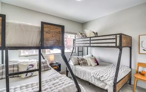 Modern Granby Ranch Getaway With Mountain Views - Granby, Colorado