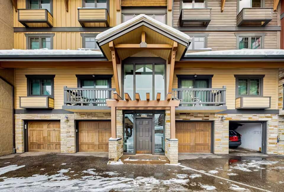 Steamboat Springs Cozy Escape Steps from the Gondola - Steamboat Springs, Colorado