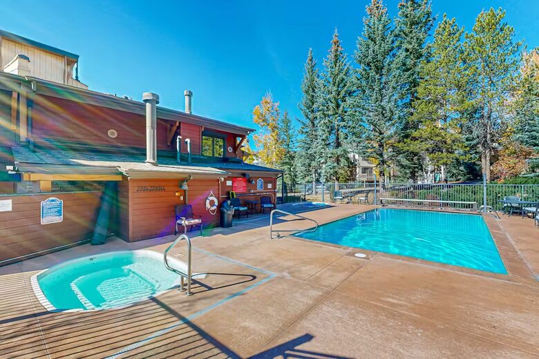 Steamboat Springs Cozy Escape Steps from the Gondola - Steamboat Springs, Colorado