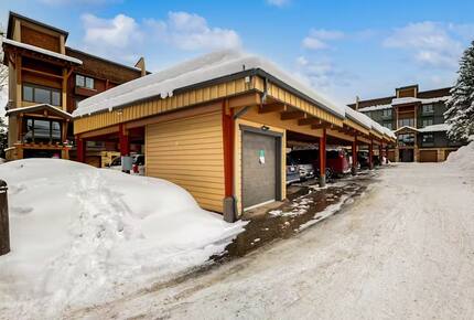 Steamboat Springs Cozy Escape Steps from the Gondola - Steamboat Springs, Colorado