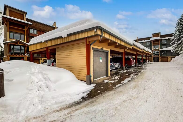 Steamboat Springs Cozy Escape Steps from the Gondola - Steamboat Springs, Colorado