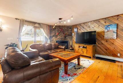 Steamboat Springs Cozy Escape Steps from the Gondola - Steamboat Springs, Colorado