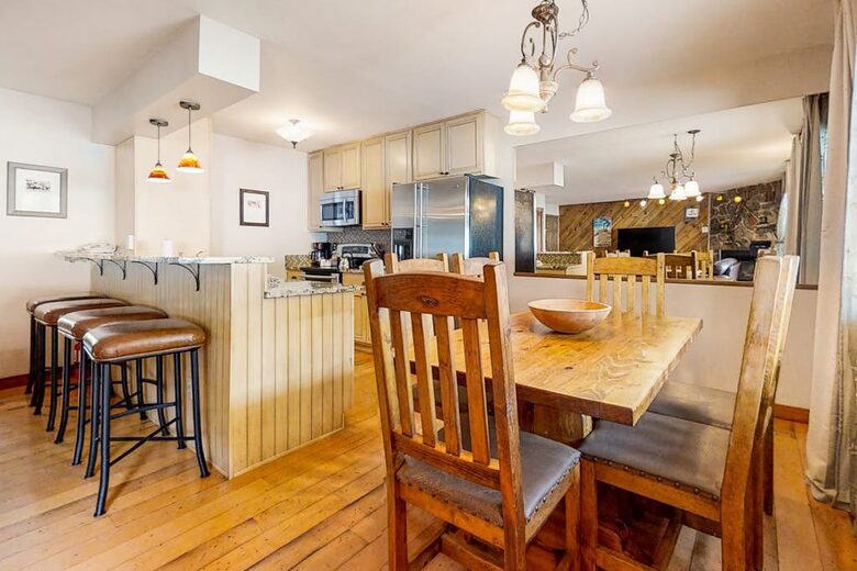 Steamboat Springs Cozy Escape Steps from the Gondola - Steamboat Springs, Colorado