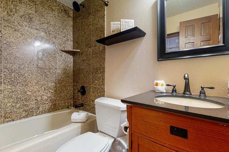 Steamboat Springs Cozy Escape Steps from the Gondola - Steamboat Springs, Colorado