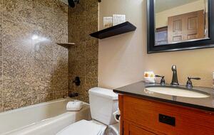 Steamboat Springs Cozy Escape Steps from the Gondola - Steamboat Springs, Colorado