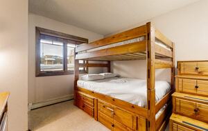 Steamboat Springs Cozy Escape Steps from the Gondola - Steamboat Springs, Colorado