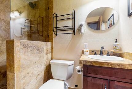 Steamboat Springs Cozy Escape Steps from the Gondola - Steamboat Springs, Colorado