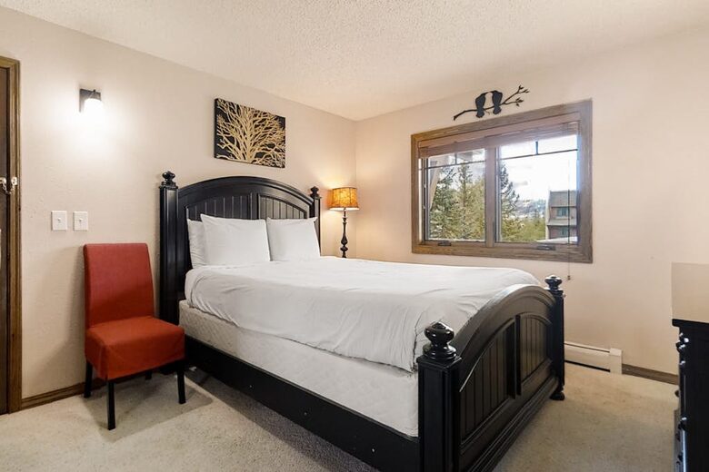 Steamboat Springs Cozy Escape Steps from the Gondola - Steamboat Springs, Colorado