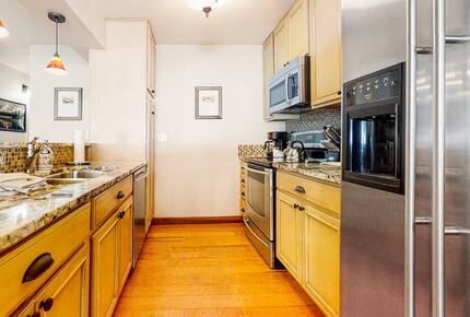 Steamboat Springs Cozy Escape Steps from the Gondola - Steamboat Springs, Colorado