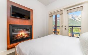 Rocky Mountain View Haven in Canmore - Canmore, Canada