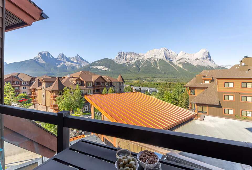 Rocky Mountain View Haven in Canmore - Canmore, Canada
