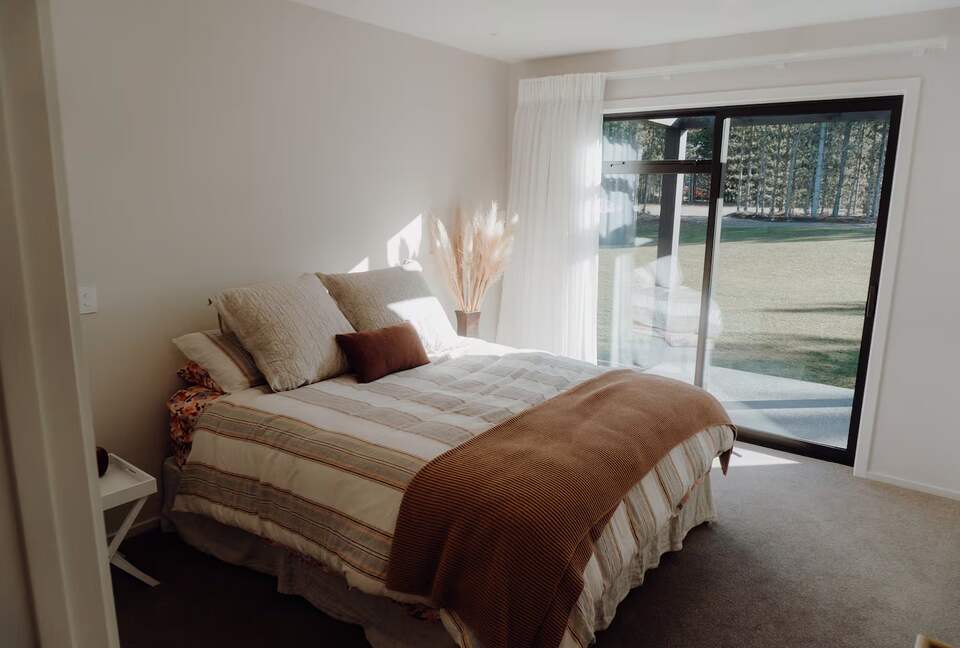 Twizel Pines Retreat | Modern Alpine Luxury Near Town - Twizel, New Zealand