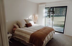 Twizel Pines Retreat | Modern Alpine Luxury Near Town - Twizel, New Zealand