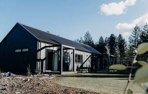 Twizel Pines Retreat | Modern Alpine Luxury Near Town - Twizel, New Zealand
