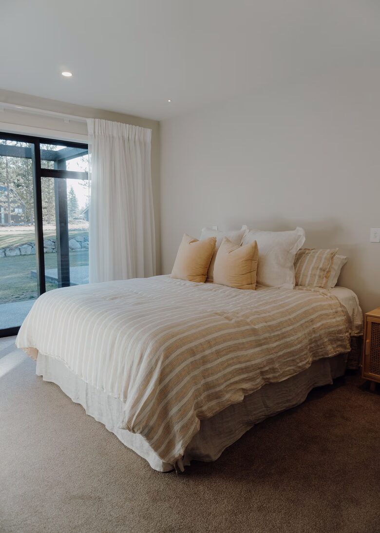 Twizel Pines Retreat | Modern Alpine Luxury Near Town - Twizel, New Zealand