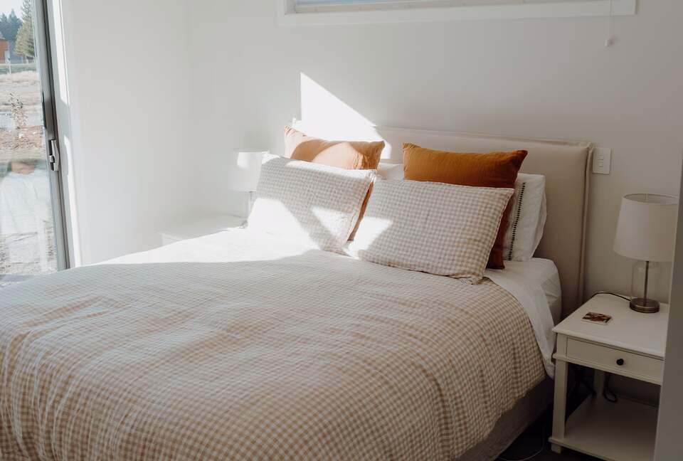 Twizel Pines Retreat | Modern Alpine Luxury Near Town - Twizel, New Zealand