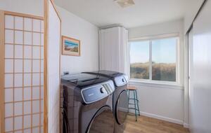 Whidbey Island Horizon Retreat | Modern Home with Expansive Views - Oak Harbor, Washington