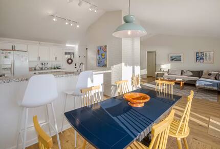 Whidbey Island Horizon Retreat | Modern Home with Expansive Views - Oak Harbor, Washington