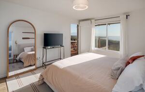 Whidbey Island Horizon Retreat | Modern Home with Expansive Views - Oak Harbor, Washington