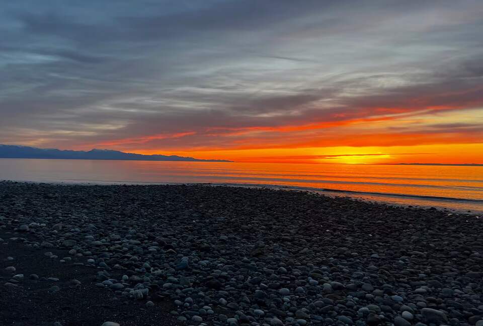 Whidbey Island Horizon Retreat | Modern Home with Expansive Views - Oak Harbor, Washington
