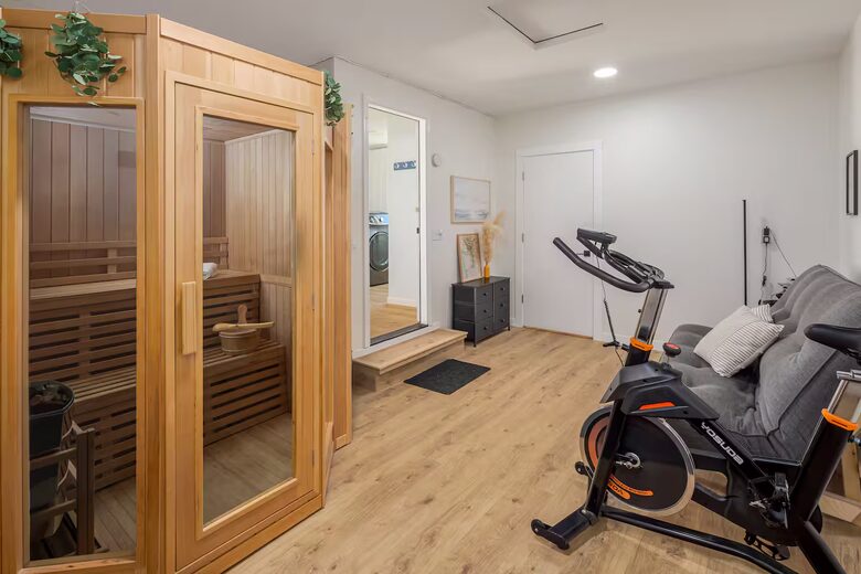 Whidbey Island Horizon Retreat | Modern Home with Expansive Views - Oak Harbor, Washington