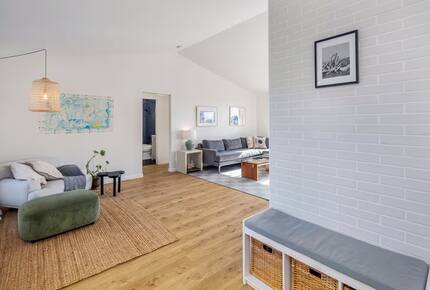 Whidbey Island Horizon Retreat | Modern Home with Expansive Views - Oak Harbor, Washington