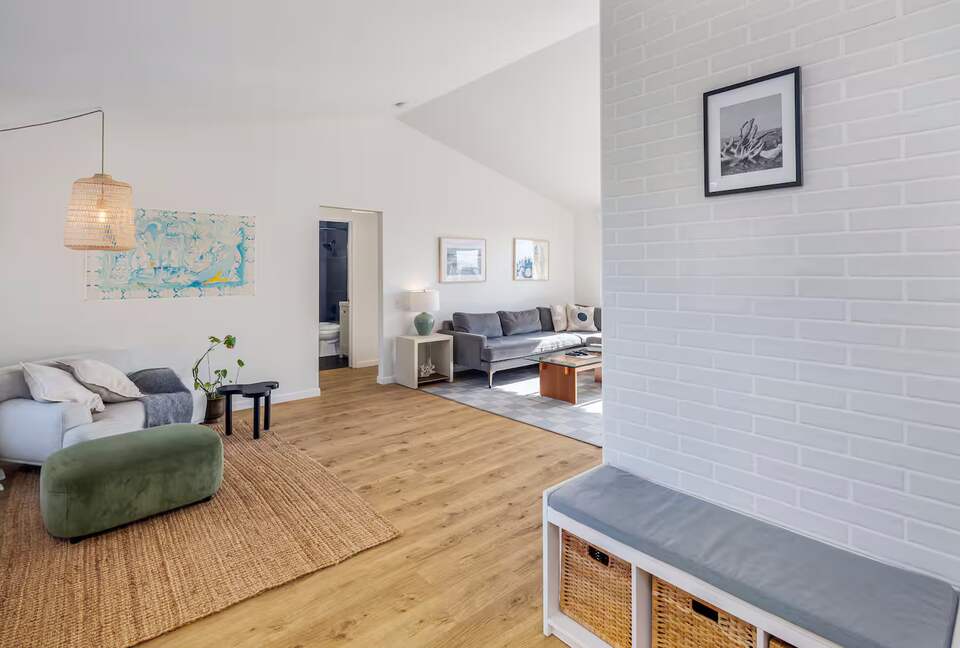 Whidbey Island Horizon Retreat | Modern Home with Expansive Views - Oak Harbor, Washington