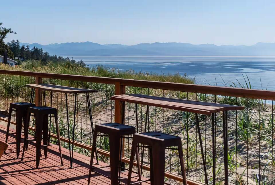 Whidbey Island Horizon Retreat | Modern Home with Expansive Views - Oak Harbor, Washington