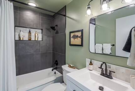 Whidbey Island Horizon Retreat | Modern Home with Expansive Views - Oak Harbor, Washington