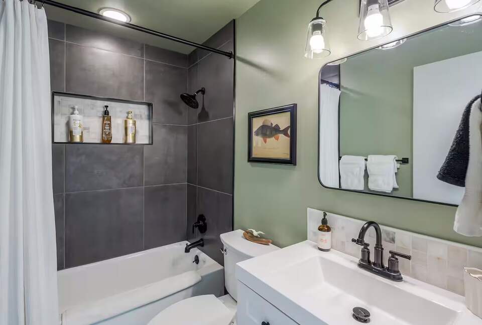 Whidbey Island Horizon Retreat | Modern Home with Expansive Views - Oak Harbor, Washington