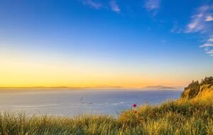 Whidbey Island Horizon Retreat | Modern Home with Expansive Views - Oak Harbor, Washington