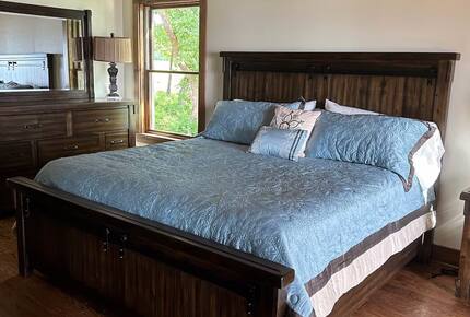 Paradise Cove Lakehouse | Timber-Frame Luxury on the Water - Streetman, Texas